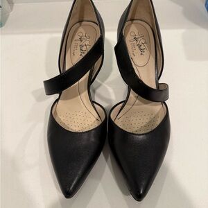 Life Stride Black Pointed-Toe Mary Jane Pumps with Strap